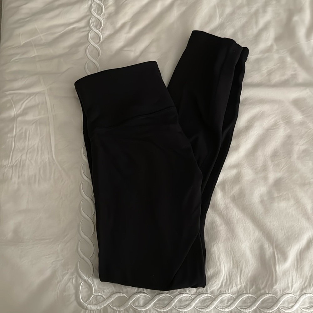 Black lululemon leggings